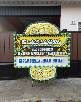 Papan Bunga Duka di Empat Petulai Dangku